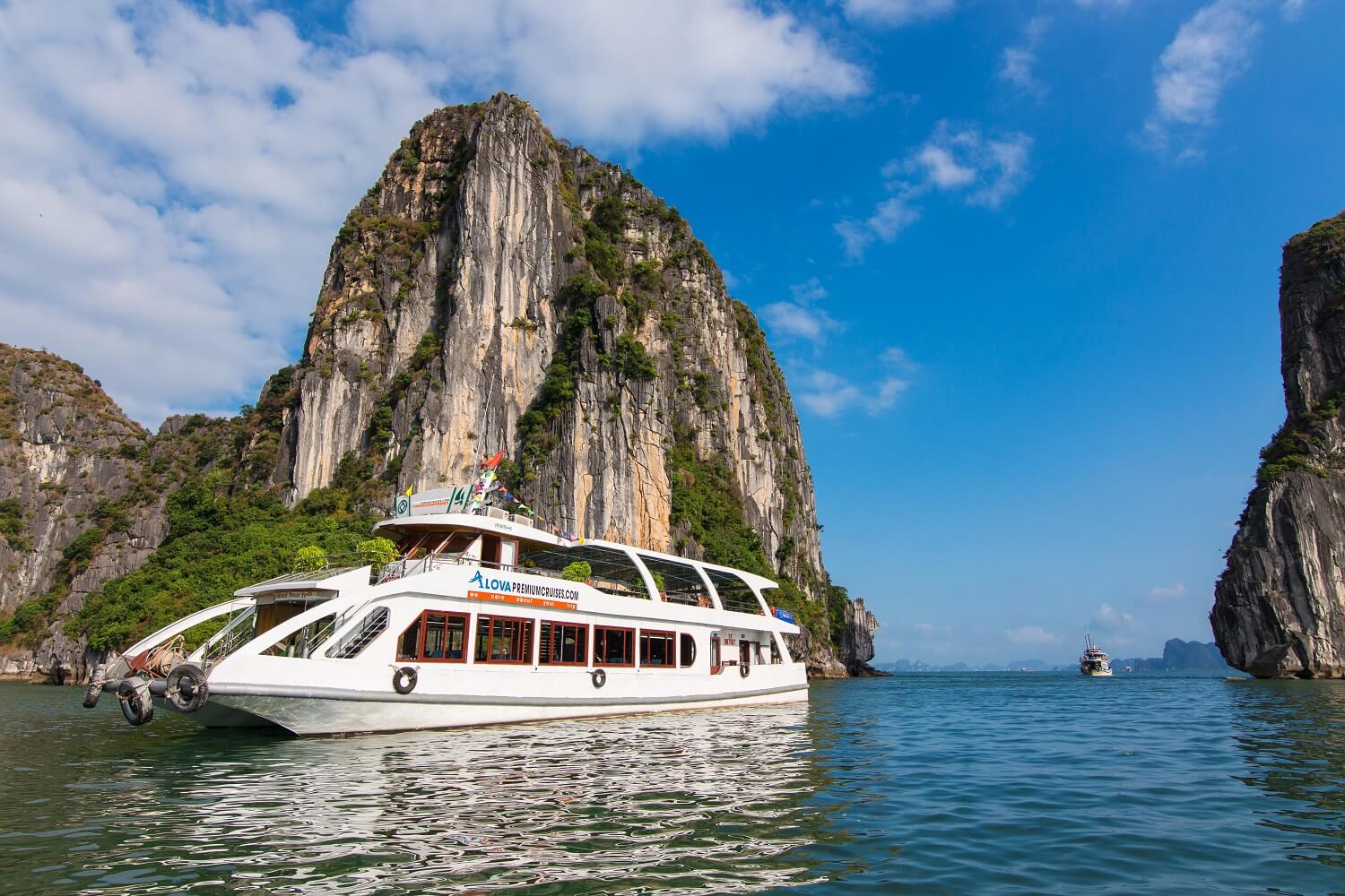 Alova Premium Cruises 1 Day 2 Alova Premium Cruises 1 Day - Image 2
